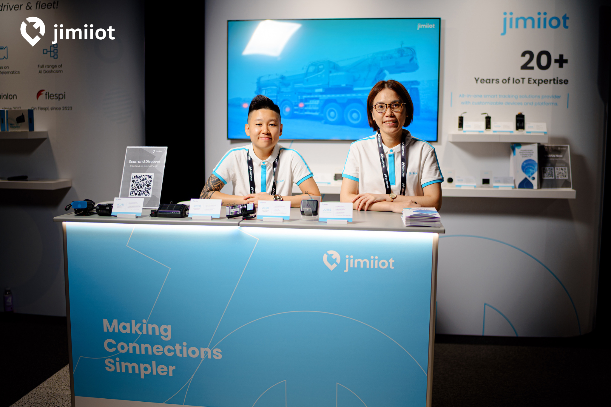 jimi-iot-team-at-gurtam-2025-booth